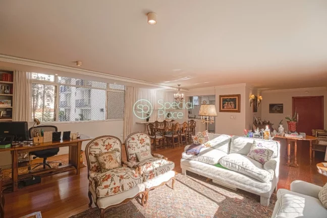 Imagem Apartamento reformado com 183m² à venda na melhor localização dos Jardins, com aparelhos de ar c...