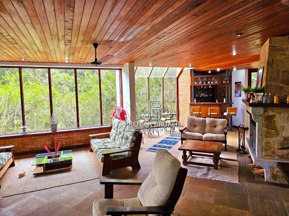 Imagem Casa à venda, 298 m² por R$ 2.250.000,00 - Albuquerque - Teresópolis/RJ