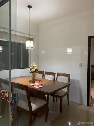 Imagem Casa à venda no Centro de Guimarânia-MG – 2 quartos, suíte e 176m²