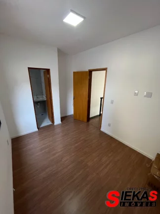 Imagem Imperdível! Casa à venda na Vila Carrão, São Paulo-SP, com 3 quartos, 2 suítes, 3 banheiros, 2 vagas de garagem e 110m².