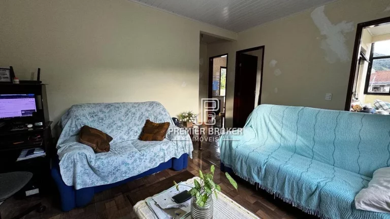 Imagem Casa à venda, 110 m² por R$ 460.000,00 - Pessegueiros - Teresópolis/RJ
