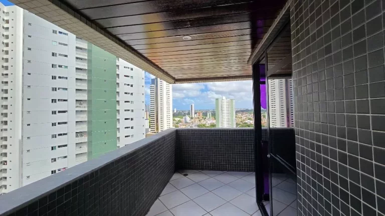 Imagem Apartamento com 4 dormitórios à venda, 220 m² por R$ 1.200.000,00 - Brisamar - João Pessoa/PB