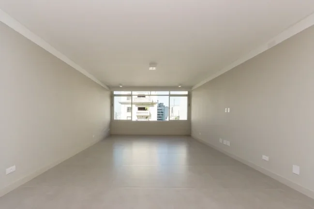 Imagem Apartamento Jardim Paulista - 212M², Reformado, 4 Dorms, 1 Suíte, 2 Vagas Determinadas, Lavabo, Banheiro de Serviço.