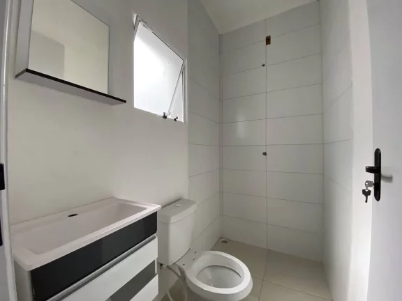 Imagem Casa à venda com 2 domitórios com suíte, próximo de tudo!