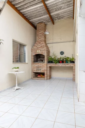 Imagem CASA TÉRREA JD SAÚDE 209,00 M 3 DORMITÓRIOS SENDO 2 SUÍTES SALA 3 AMBIENTES AMPLOS LAREIRA COZINHA ÁREA SERVIÇO CHURRASQUEIRA SALÃO FESTAS 4 VAGAS
