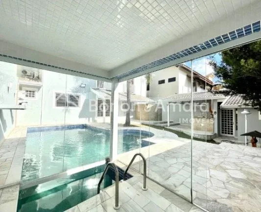 Imagem **UMA CASA PARA CHAMAR DE OÁSIS!**

Situada em uma localização privilegiada, próximo a padarias,...