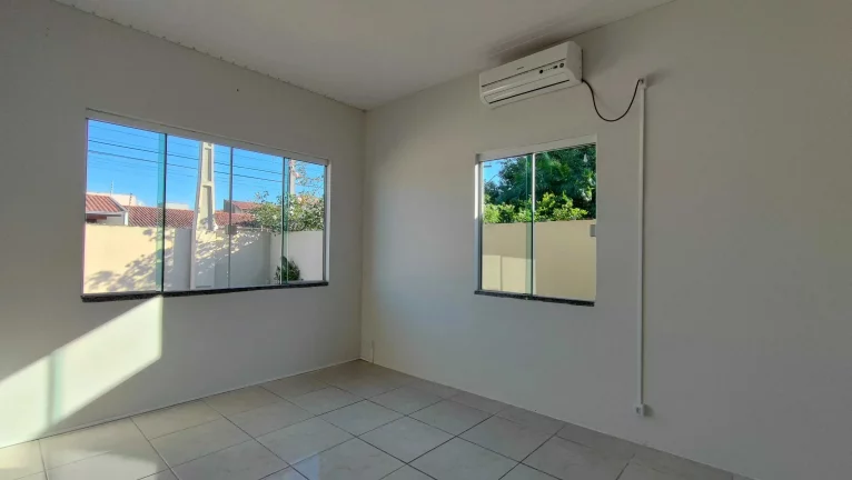 Imagem Casa com 3 dormitórios sendo 1 suíte e 2 vagas de garagem no bairro são Judas Itajai/SC