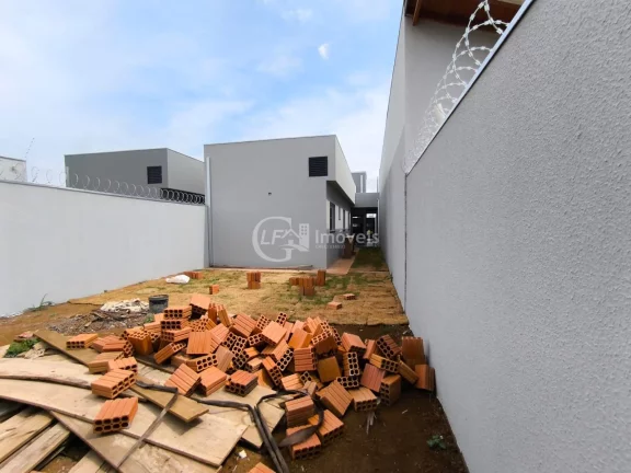 Imagem Imperdível oportunidade de adquirir uma casa em Campo Grande-MS, no bairro Loteamento Bela Laguna, com 3 quartos, 1 suíte e 89m².