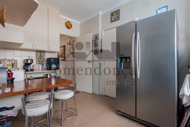 Imagem Apartamento na Alameda Lorena com 123m², 3 quartos (1 suíte) e 1 vaga.
