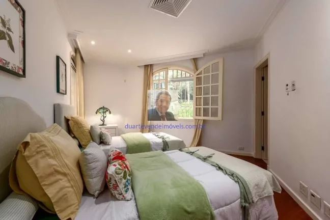 Imagem Vende-se Mansão no Pq Silvino Pereira. Mansão cinematográfica!