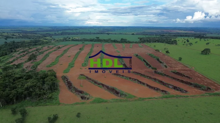 Imagem Fazenda 15 Alqs com Córrego no meio em Hidrolândia/Go