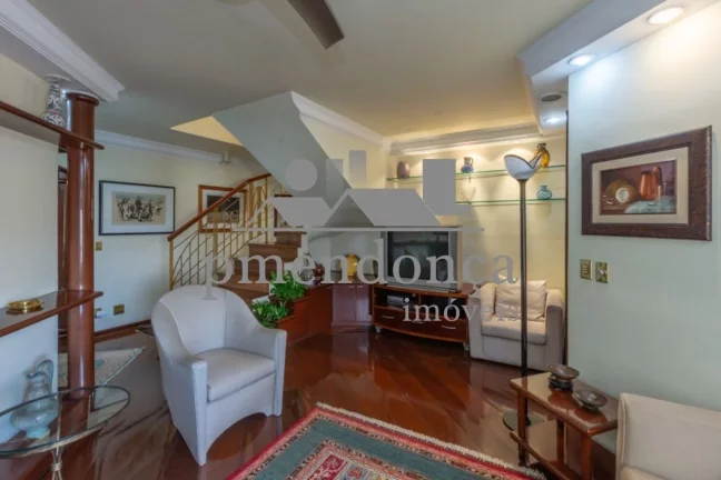 Imagem Cobertura duplex no Alto de Pinheiros com 310 m², 3 quartos ( 1 sui­te ) e 3 vagas.