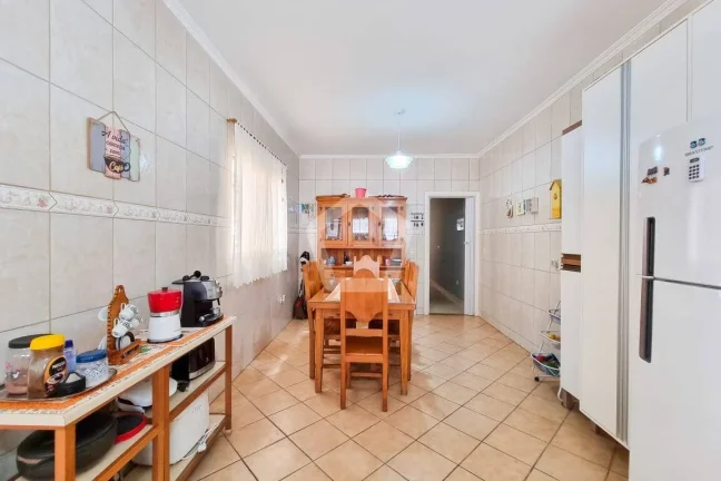 Imagem Casa 04 Dormitórios 1 Suíte com varanda 2 vagas de garagem