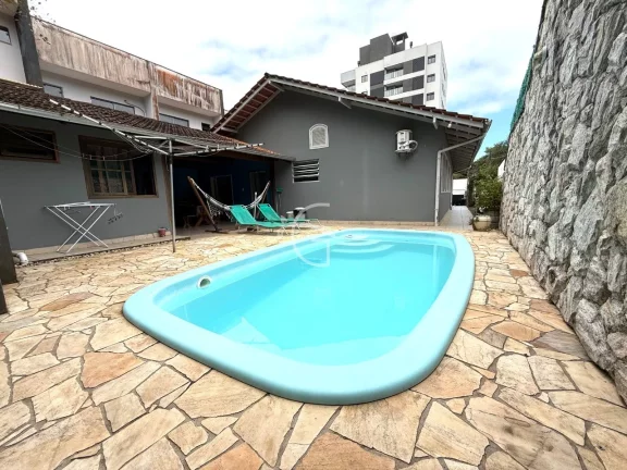 Imagem Casa à venda no Santo Antonio em Joinville, por 890 mil