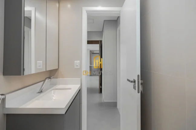 Imagem Apartamento com 3 quartos no Setor Oeste, com 125,77m² de área privativa, o apartamento possui:- S...
