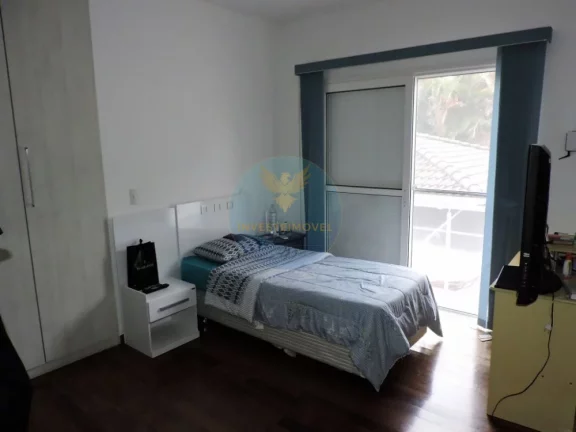 Imagem Casa em Condomínio a Venda no bairro Granja Viana - Carapicuíba, SP