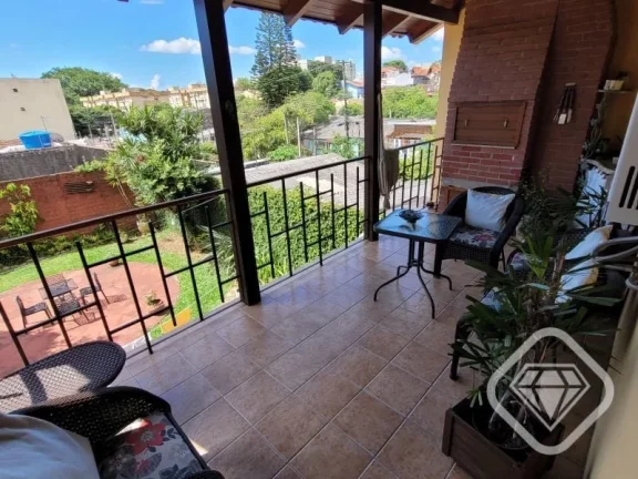 Imagem Casa tradicional, sólida e cheia de história - perfeita para morar!

A Brilhante Imóveis apresent...