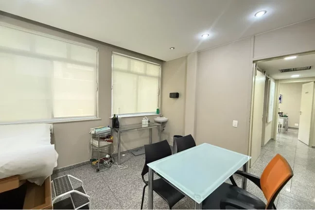 Imagem Conjunto de 3 salas comerciais com 82m2 COM VAGA em Botafogo