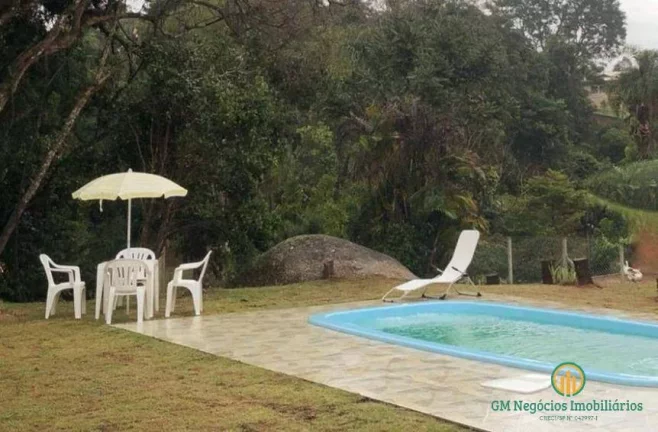 Imagem Chácara com lago e piscina 2 casas 2.700m2 de área a apenas 50km de SP