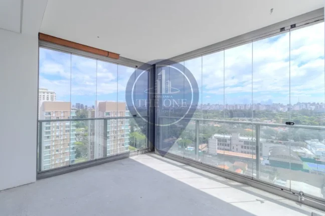 Imagem Cobertura de Luxo em Moema, São Paulo-SP: 3 Quartos, 3 Suítes, 2 Salas, 4 Banheiros, 6 Vagas de Garagem, 398m² de Área.