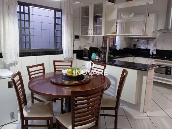 Imagem Casa com 3 dormitórios à venda, 280 m² por R$ 950.000,00 - Alto da Boa Vista - Itumbiara/GO