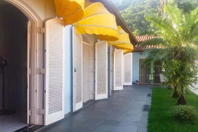 Imagem Praia do Guaiúba - Excelente casa há uma quadra da praia - OPORTUNIDADE !!!