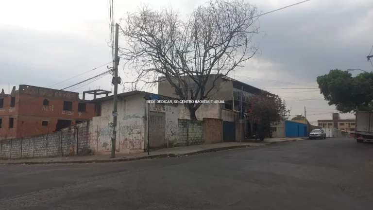 Imagem Ótimo terreno à venda localizado no bairro São Joaquim em Contagem, MG. Com área total de 720m²...