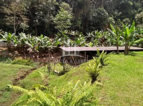 Imagem Chácara 13.000m², 6.000 Limpo, 2 Dorms 1 Suíte, Cachoeira pequena, Lago com peixe, Murada, Baia, Canil, 100 pés de Banana em Santa Rita do Ribeira, Miracatu-SP