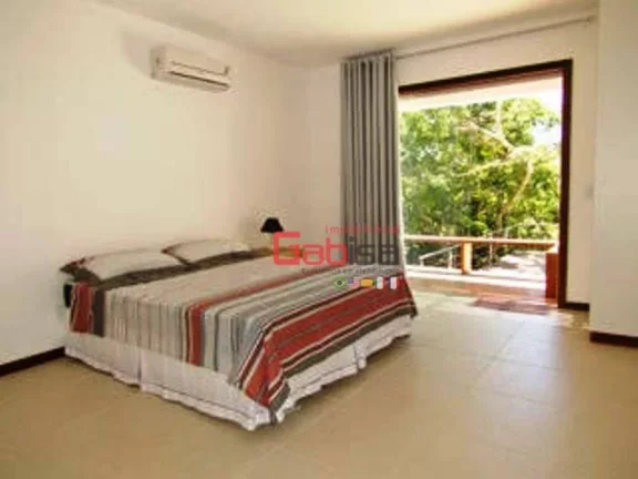 Imagem Mansão de Alto Padrão na Ferradura, Búzios – Casa com 6 Suítes e Vista Maravilhosa