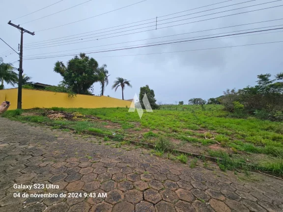 Terreno à venda em Serra Negra!