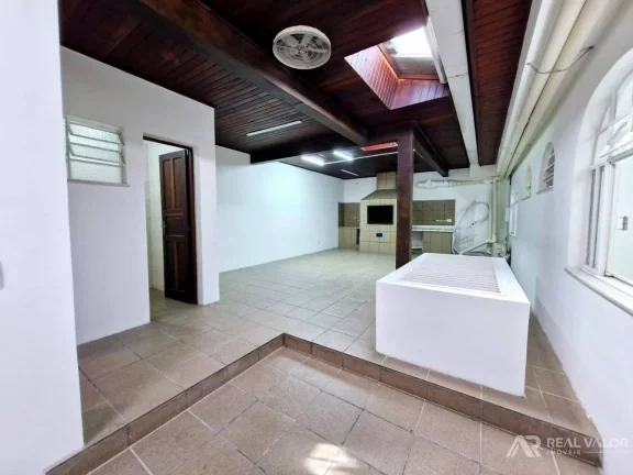 Imagem Salas Comerciais para Locação de Estética Saúde e Bem-estar com Aproximadamente 15m2 ao Lado do Condor do Pinheirinho em Curitiba