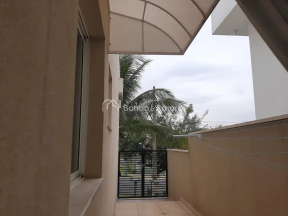 Imagem Linda e aconchegante casa com 3 suítes (2 com terraço), 5 banheiros, hall de entrada, sala de esta...