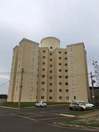 Apartamento Terreo 2 dorm com armários, sala com rack, cozinha com armários, banheiro; 55 m2 com u...