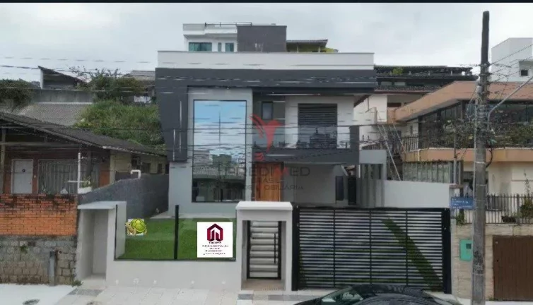 Imagem Casa à venda com 3 quartos sendo 3 suítes no Estreito/ Florianópolis, SC - Brasil