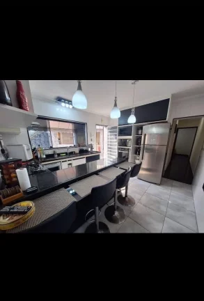 Imagem Sobrado Vila Fatima - 248 m² - 3 Dormitórios - 2 Suites - Espaço Gourmet - 2 Vagas