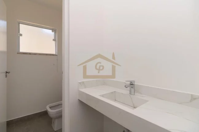Imagem terreno 1000 metros, Casa com 2 suítes no andar térreo + um suíte no superior *varanda