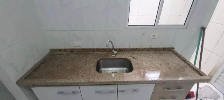 Imagem Sobrado com 2 dormitórios à venda, 71 m² por R$ 246.000,00 - Vila Figueira - Suzano/SP