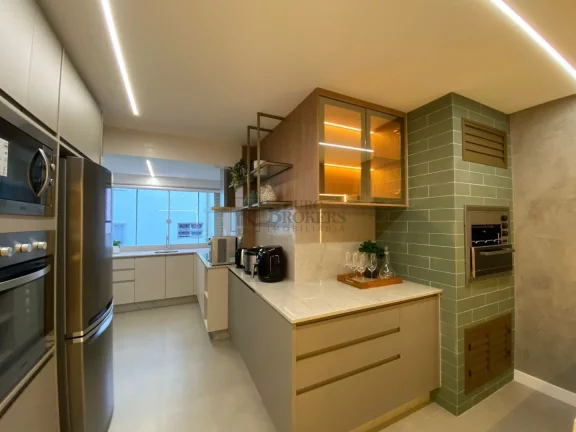 Imagem Apartamento Quadra Mar com 03 dormitórios no Centro de Balneário Camboriú