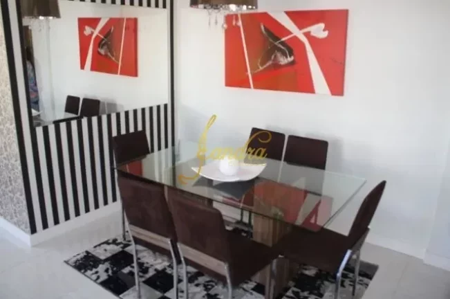 Imagem Apartamento de frente para a praça, com 3 dormitórios e com 2 box