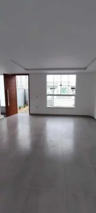 Imagem Casa com 2 Dormitórios sendo 1 suíte e 1 vaga na Garagem em Navegantes.