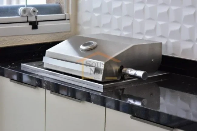 Imagem Apartamento mobiliado, no último andar, 2 dormitórios, sendo 1 suite, 1 deles adaptado para home o...