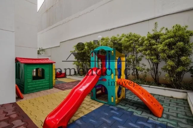 Imagem Apartamento com 78m² no Alto de Pinheiros, 2 quartos (1 suíte) e 2 vagas.