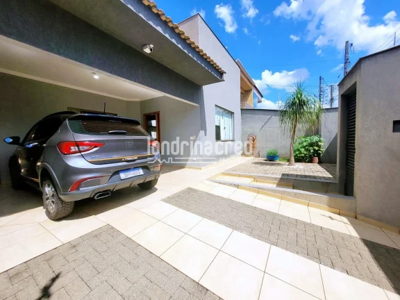 Imagem Casa com 3 Quartos (2 Suítes), 4 Banheiros, Edícula Completa e 2 Vagas no Jardim Oriente – 250m² de Terreno e 160m² de Construção