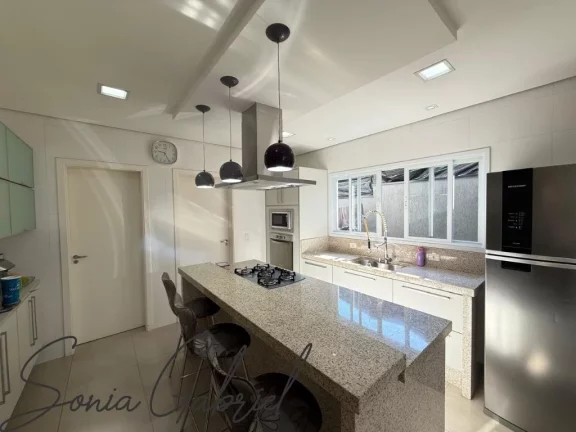 Imagem Casa de alto padrão em condomínio à venda em Vinhedo-SP, Loteamento Recanto dos Paturis: 3 quartos, 3 suítes, 3 salas, 4 banheiros, 4 vagas, 284m².