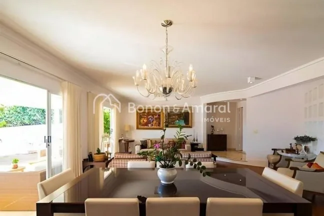 Imagem Lindo sobrado com 4 quartos, sendo 1 suíte máster, salas de jantar, estar e TV, cozinha planejada,...