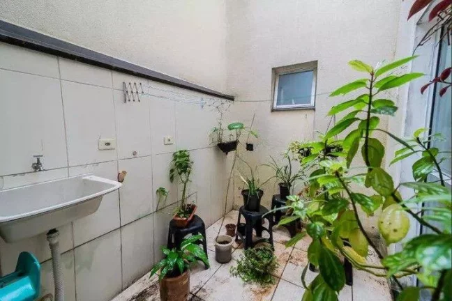 Imagem Apartamento com 2 dormitórios para alugar, 40 m² por R$ 1.317,00/mês - Jardim do Estádio - Santo André/SP