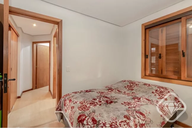 Imagem Apartamento completo no coração da Tristeza

Uma oportunidade rara em uma das localizações mais ...