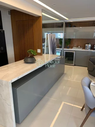 Imagem Lindo apartamento, 156 metros, 03 Suítes, 03 vagas de garagem, depósito. Muito amplo com bastante ...
