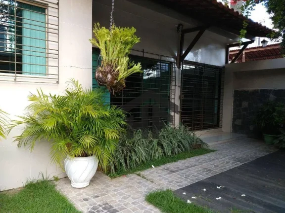 Imagem Casa de 330m² à venda, com 4 Quartos e 6 Salas, localizada no Poço, Recife - Pernambuco.