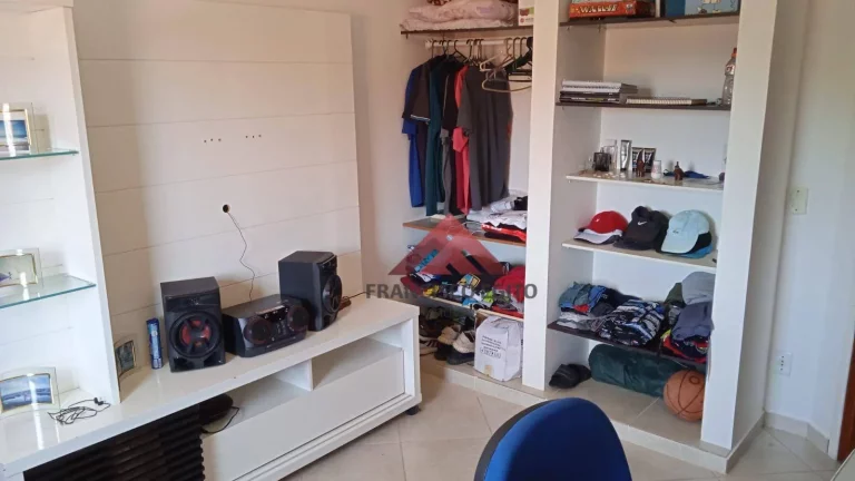 Imagem Casa com 3 dormitórios à venda, 109 m² por R$ 850.000,00 - Piratininga - Niterói/RJ
